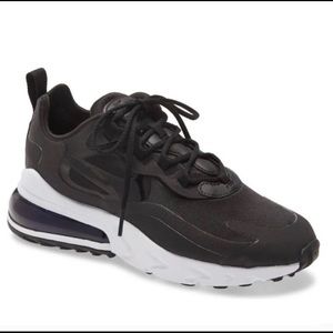 Nike wraparound Max Air 270